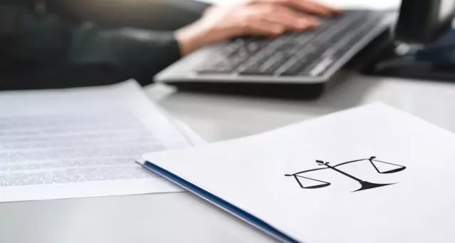 Beneficios de estudiar un curso de asistente legal online